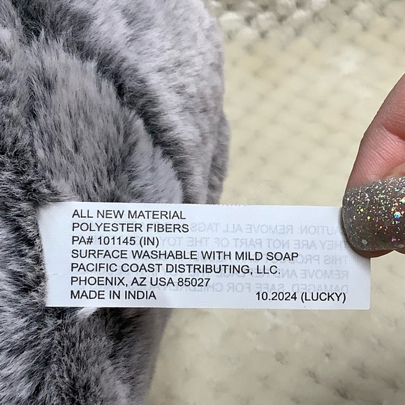 PetSmart Plush Lucky Cat Stuffed Dog Or Child Toy with Squeaker Inside Red Bow - Picture 10 of 13